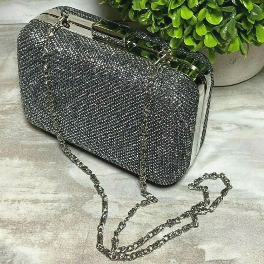 Jessica McClintock Silver Glitter Purse Hard Case Evening Bag w/ Chain Strap.